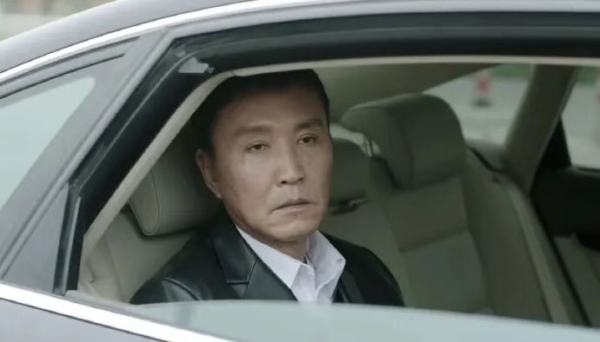 信弘优配 轻松一刻：据说这是学生们回学校的全程表情